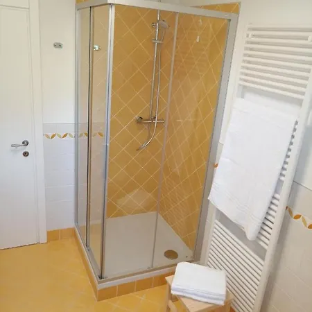 فندق مبيت وإفطار La Casa Di Loretta Paderno (Belluno)